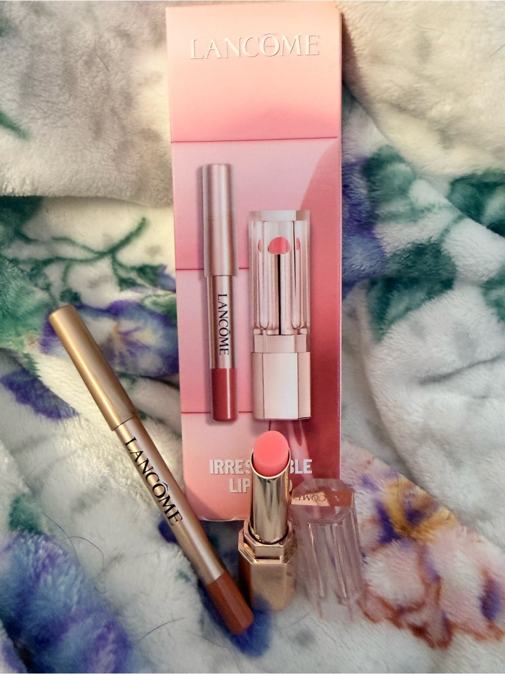 Lancôme Lip Duo Gift Set - Idole Pink Butterglow Lipstick and Lip Liner - Picture 5 of 6